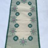Tapis suédois en laine tissé à plat Kilim Rölakan en vert par Karin Jonsson 1960