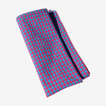 Napkin in blue & red gingham pattern