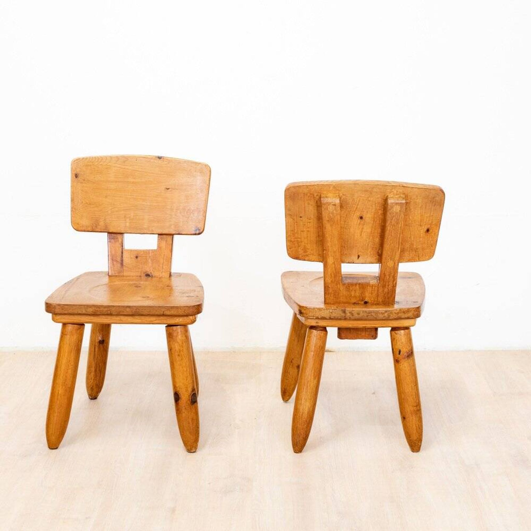 Chaises brutalistes en orme, 1970