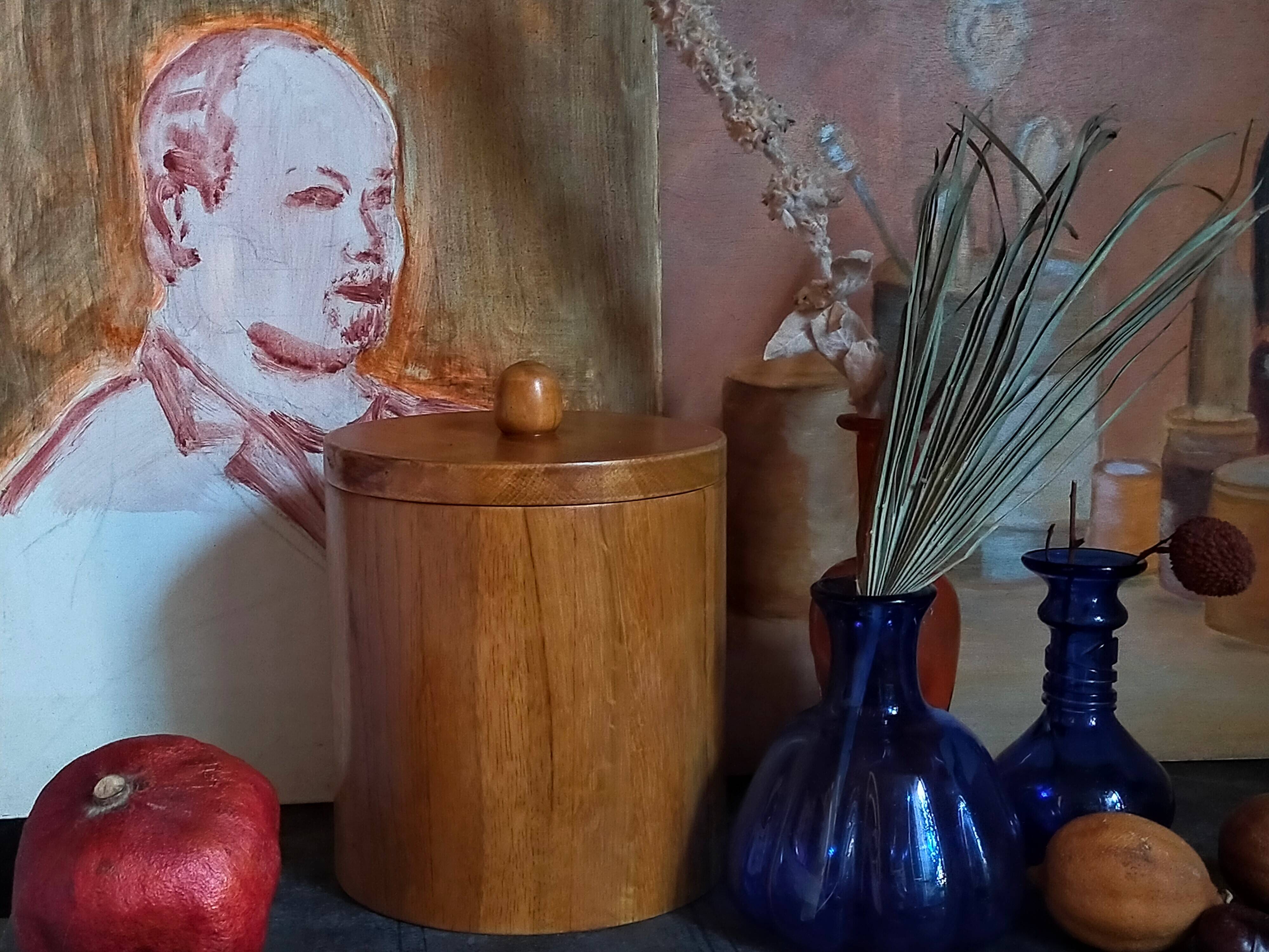 Vintage varnished solid blond wood box