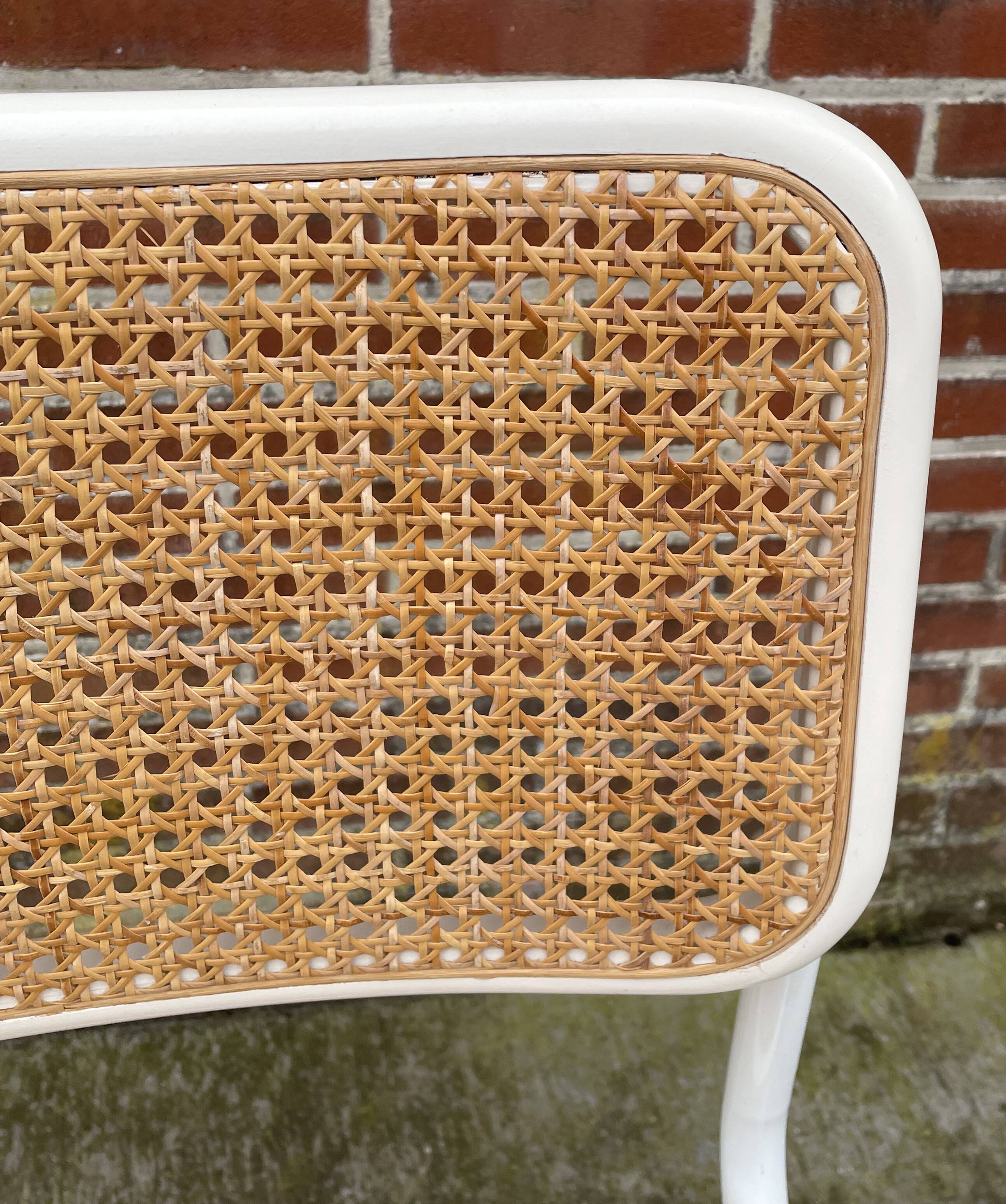 Cesca chair b32 model in white design