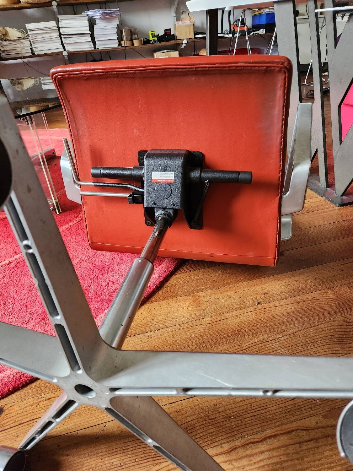 Oxford armchair by Fritz Hansen in walnut leather