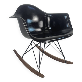 Fauteuil à bascule RAR d'Eames Herman Miller des années 1950 en marron