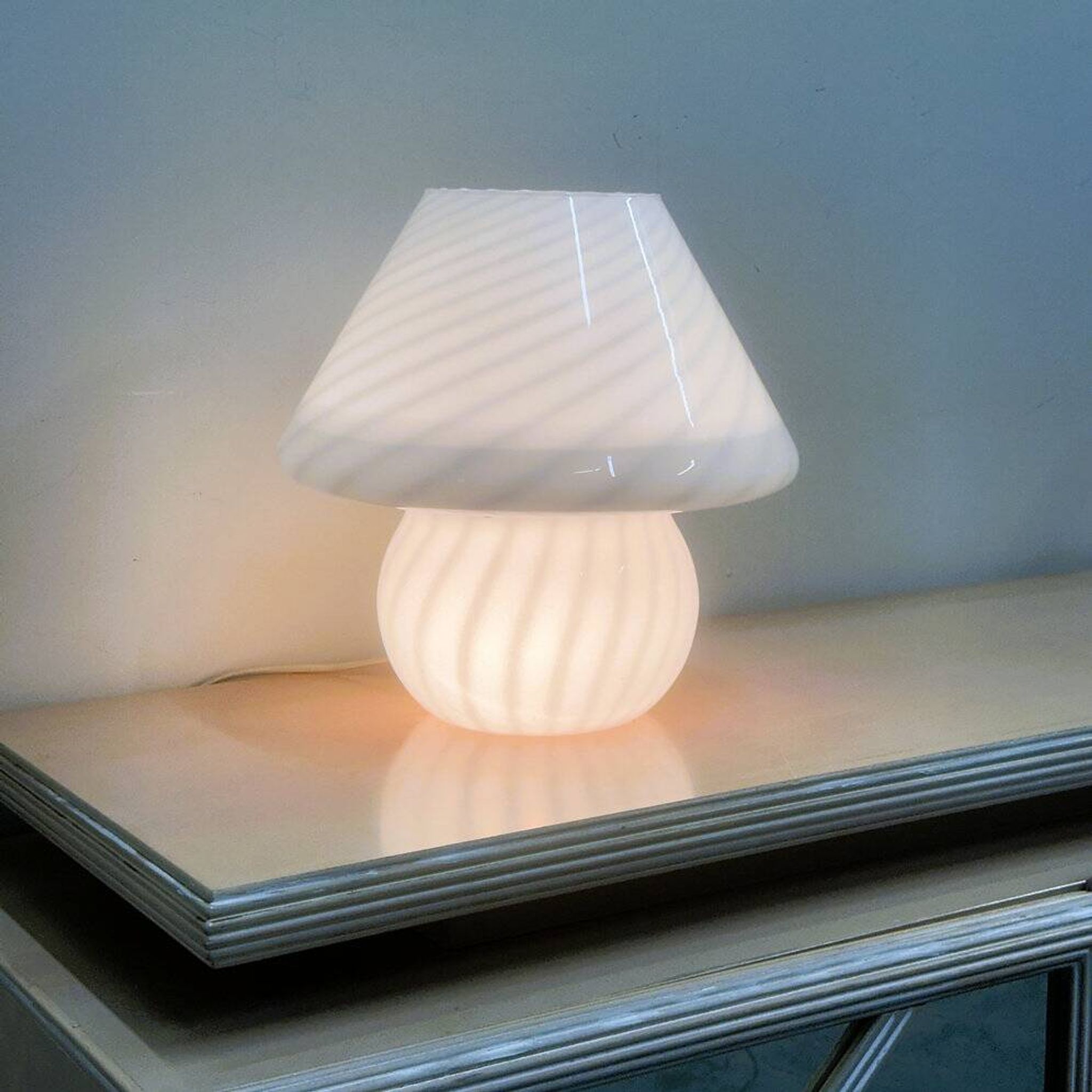 Vintage white swirl glass mushroom lamp – Italian style opaline table lamp. 1970