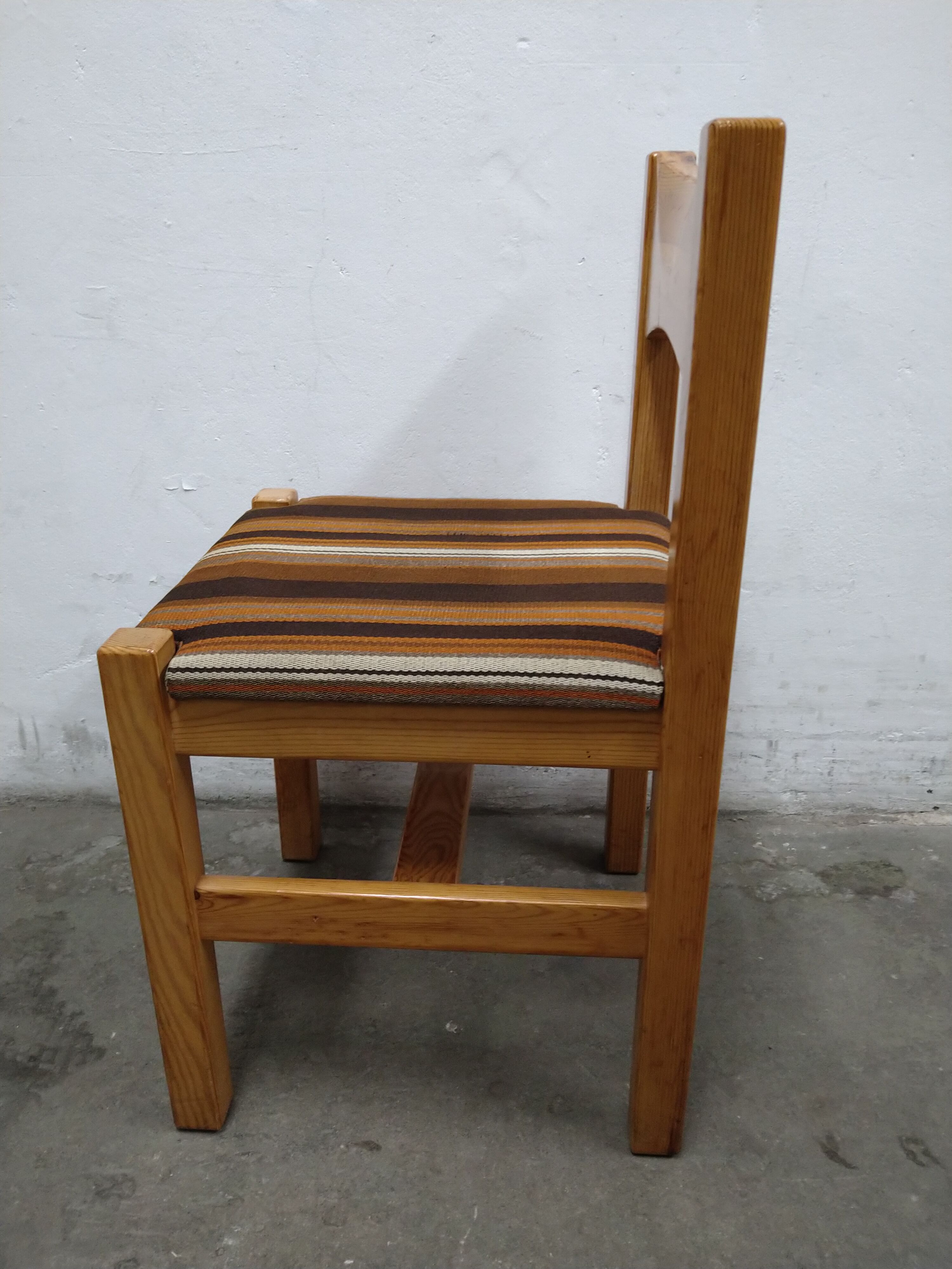 5 chaises hongisto conçues par ilmari tapiovaara en 1963