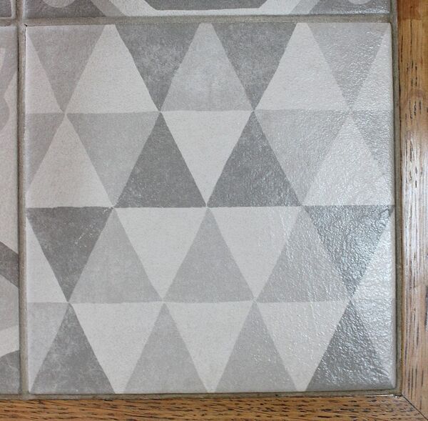 table de salon en chêne massif, par R. Guillerme et J. Chambron, éditions « Votre Maison » 1960