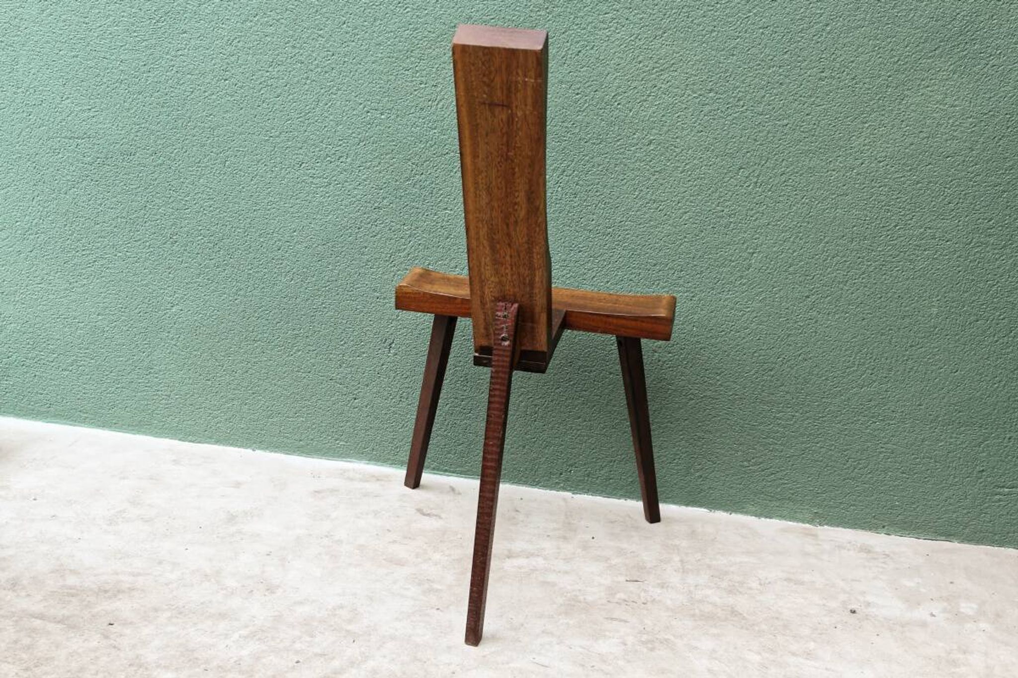 Modernist tripod chair