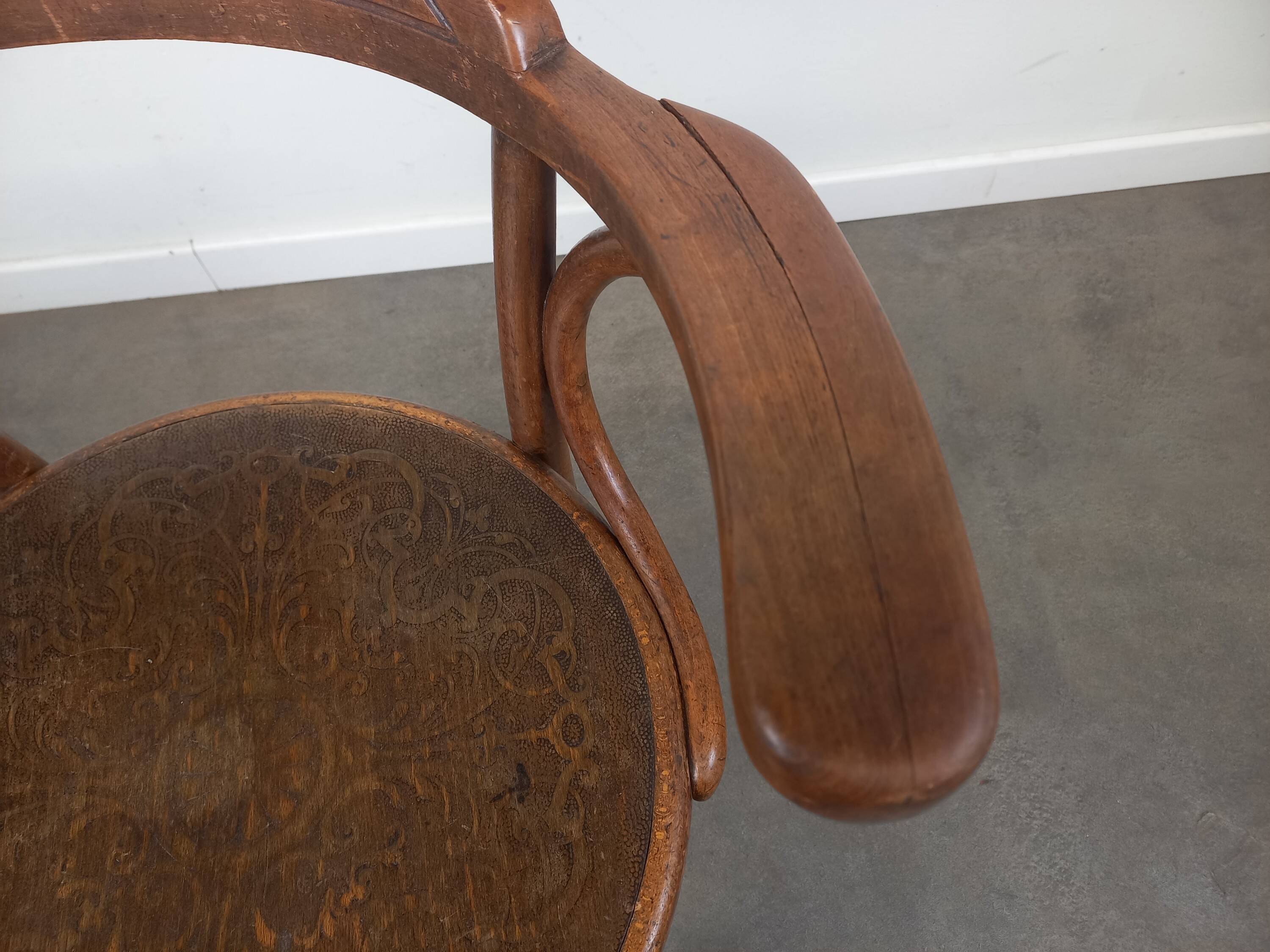 Bentwood chair Thonet