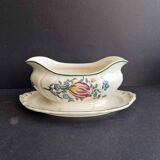 Beautiful small earthenware sauce boat from Villeroy and Boch Mattlach model 1562