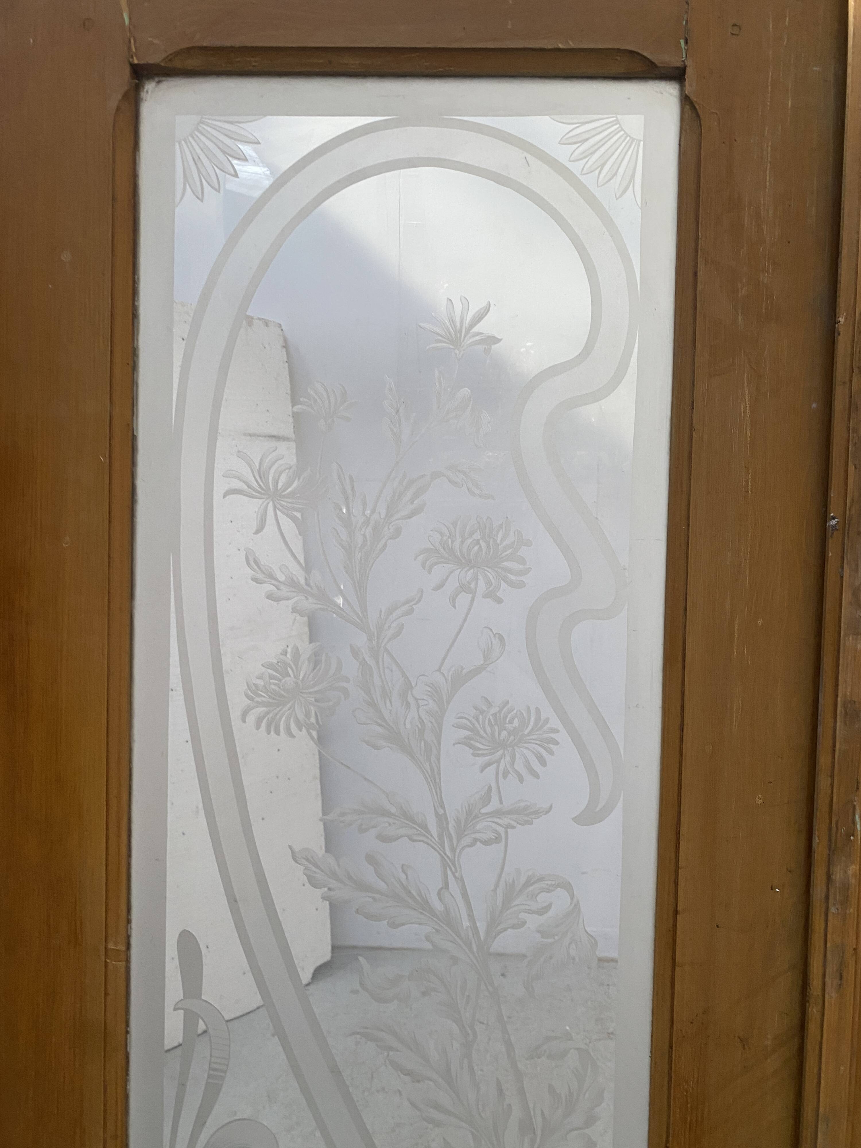 Double dividing door in wood and etched glass, 20th century