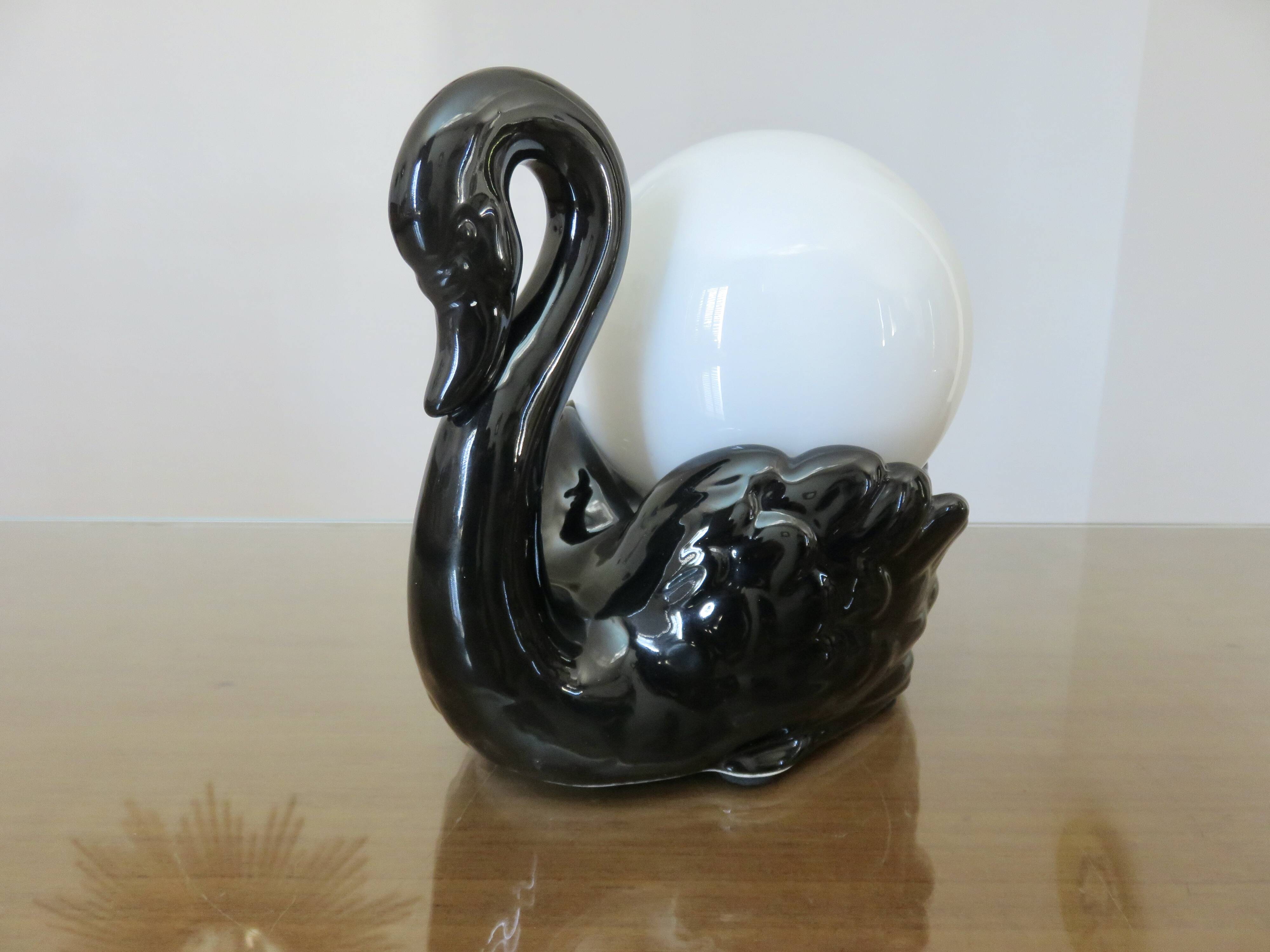 "Black swan" lamp in ceramic and opaline, 70s-80s