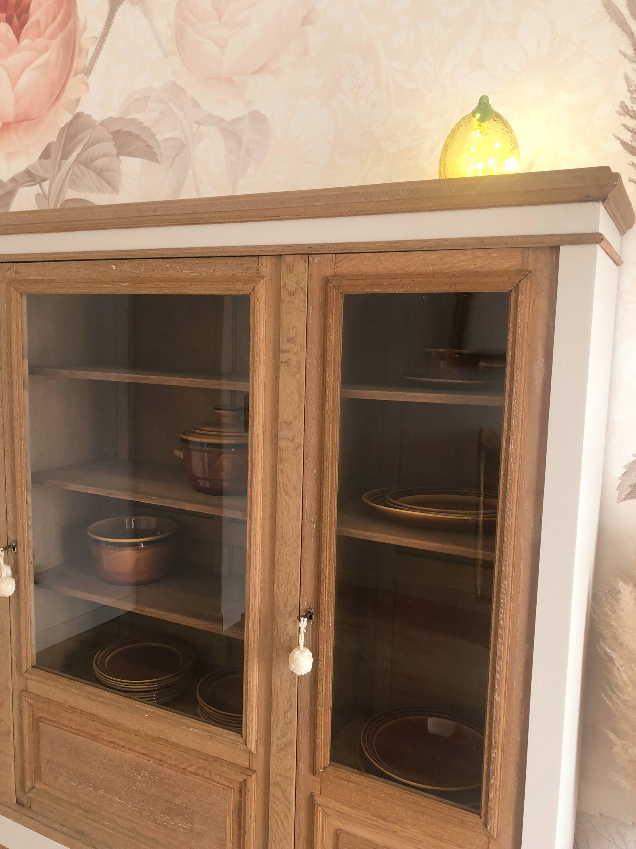 Vitrine / Bibliothèque vintage en chêne massif