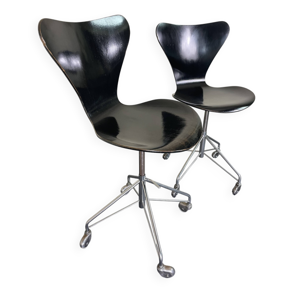 Paire de chaises de bureau Arne Jacobsen pour Fritz Hansen (circa 1955)
