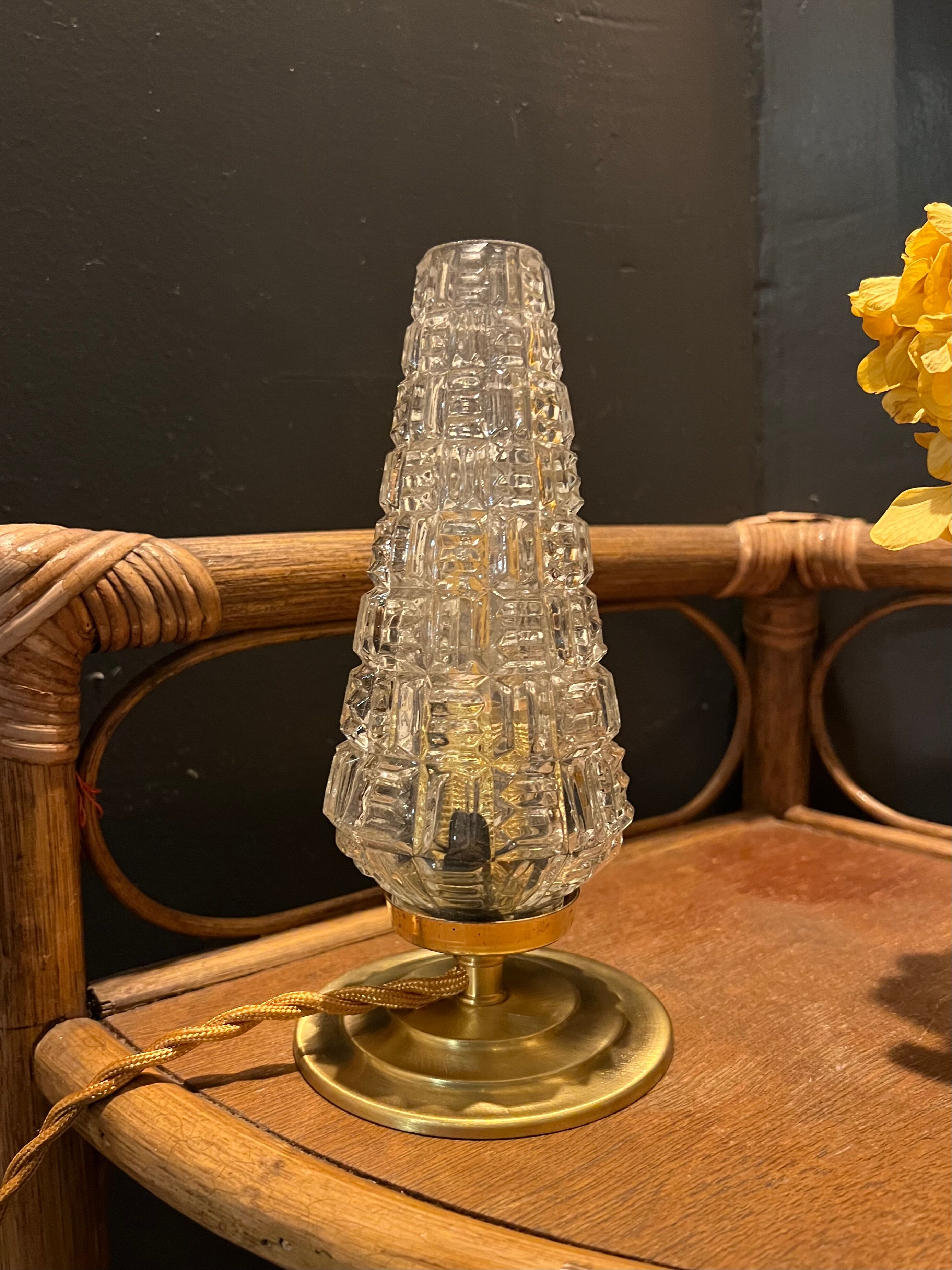 Table lamp antique globe tulip molded glass vintage patterns 70'