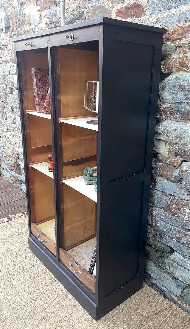 Meuble classeur à rideaux années 50