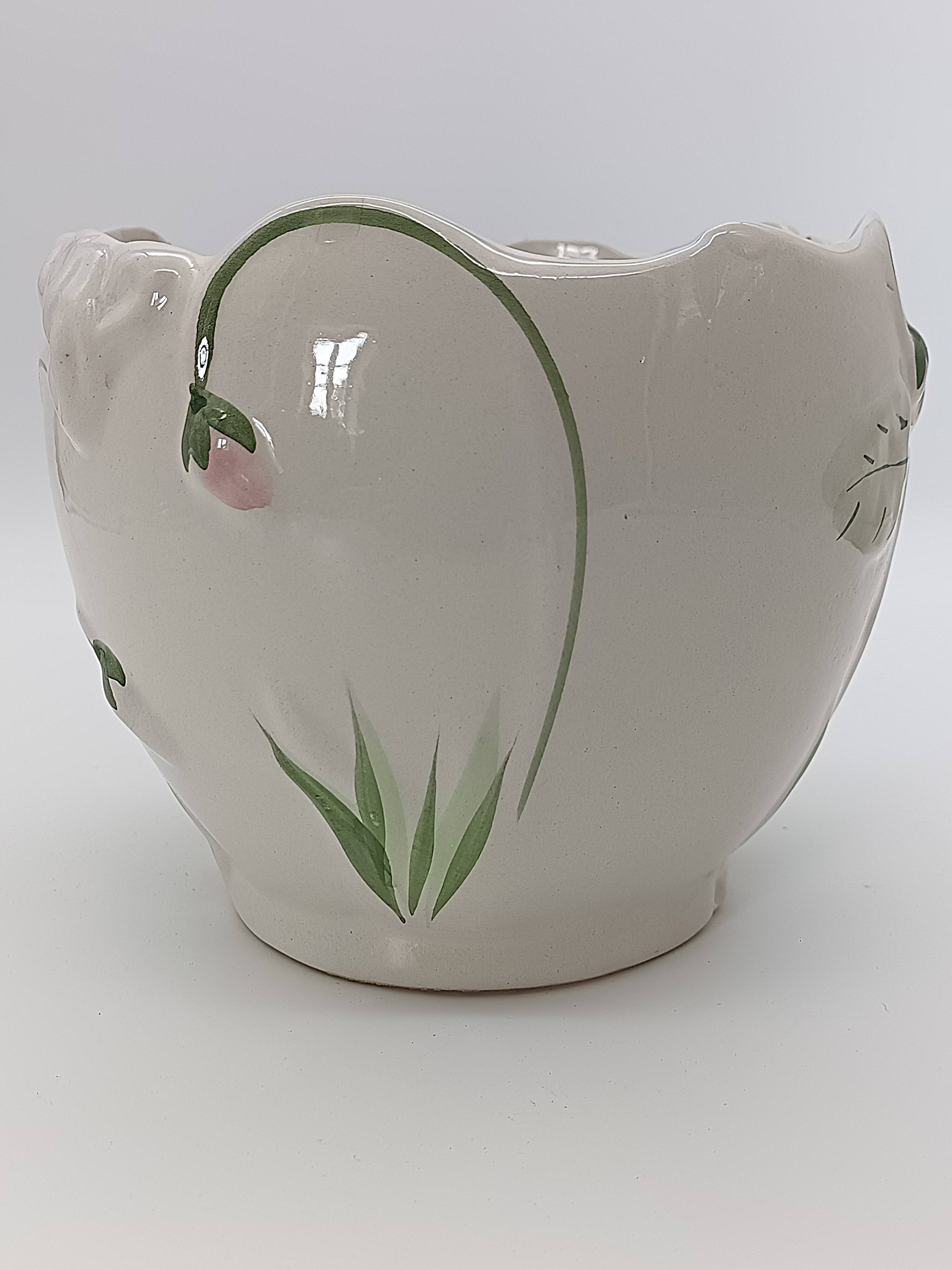 Vintage ceramic cache-pot with floral relief (Barbotine) – Ø 20 cm