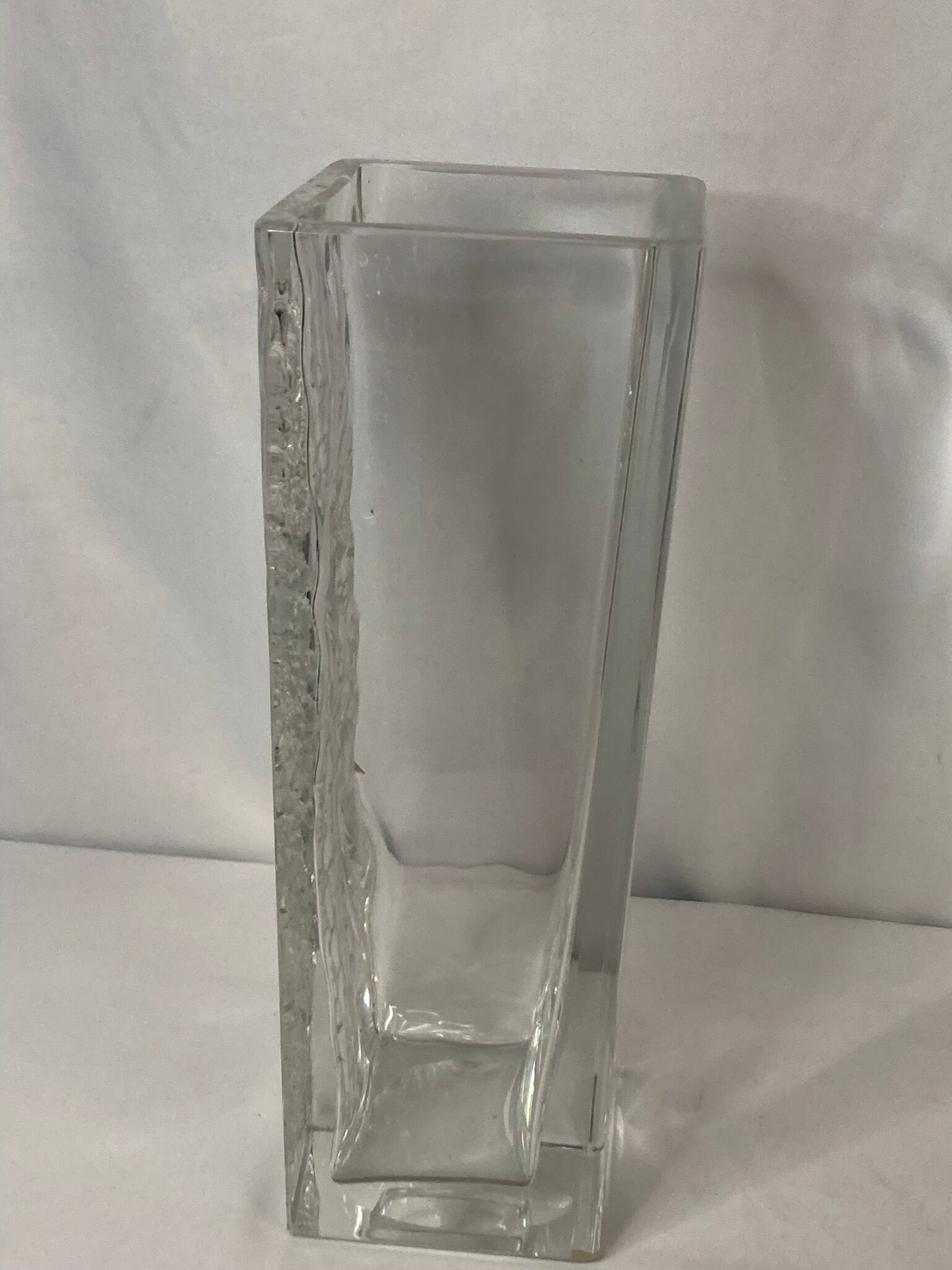 2212942 Daum, large cut crystal vase signed design 1970