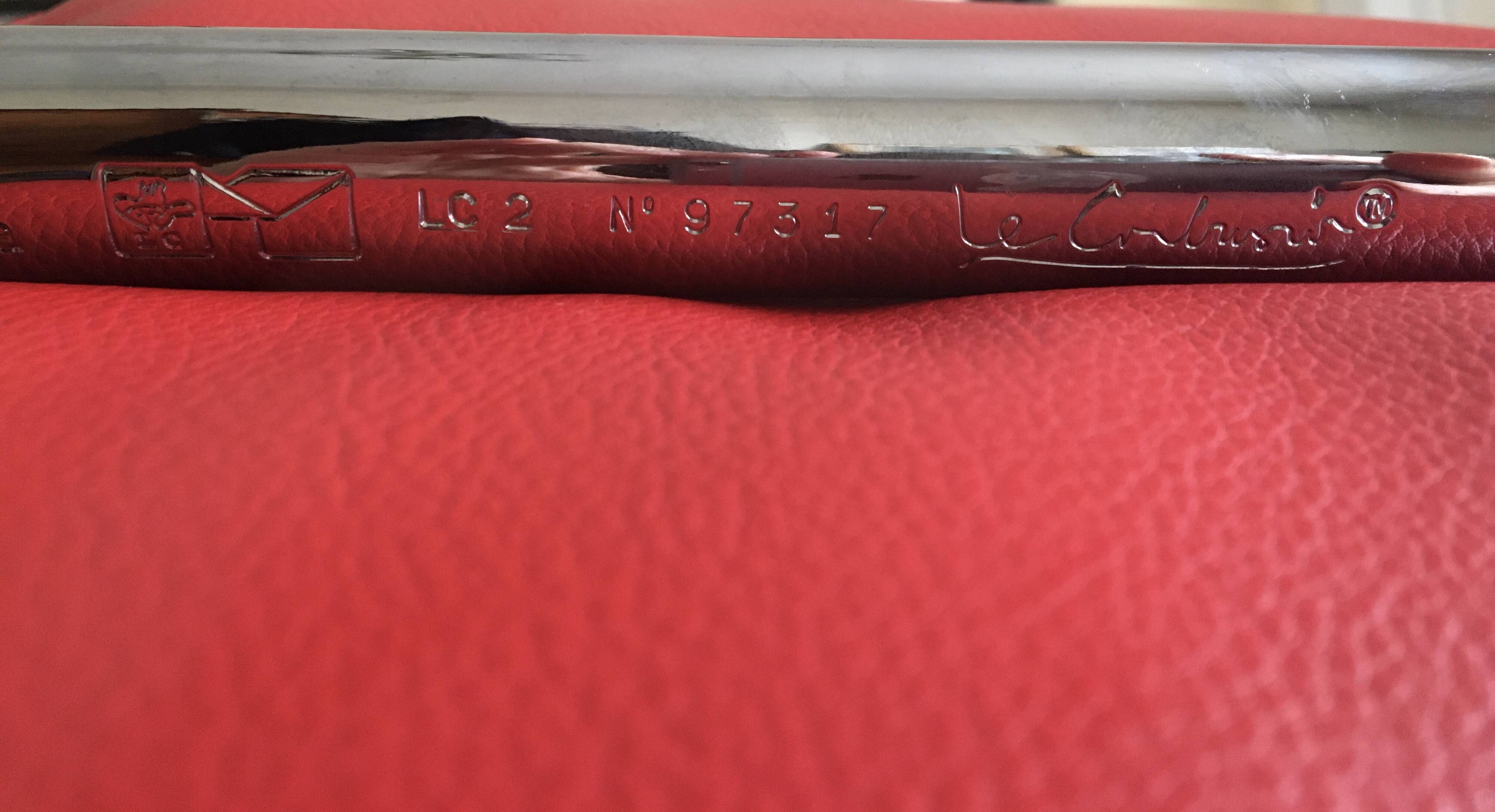 LC2 armchair Le Corbusier, Jeanneret, Perriand - Red leather - signed