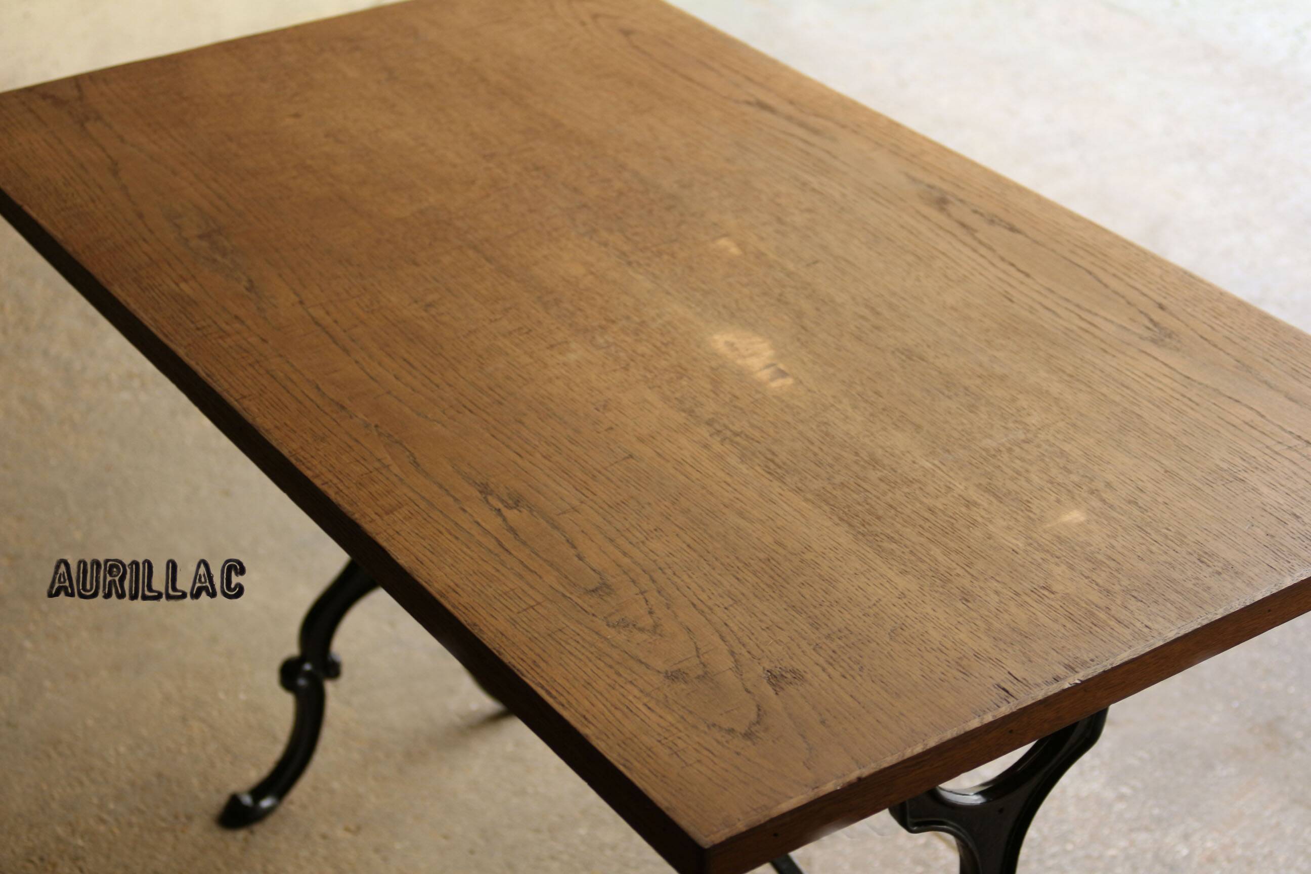 Table de bistrot vintage, estampillée LAFA Aurillac.
