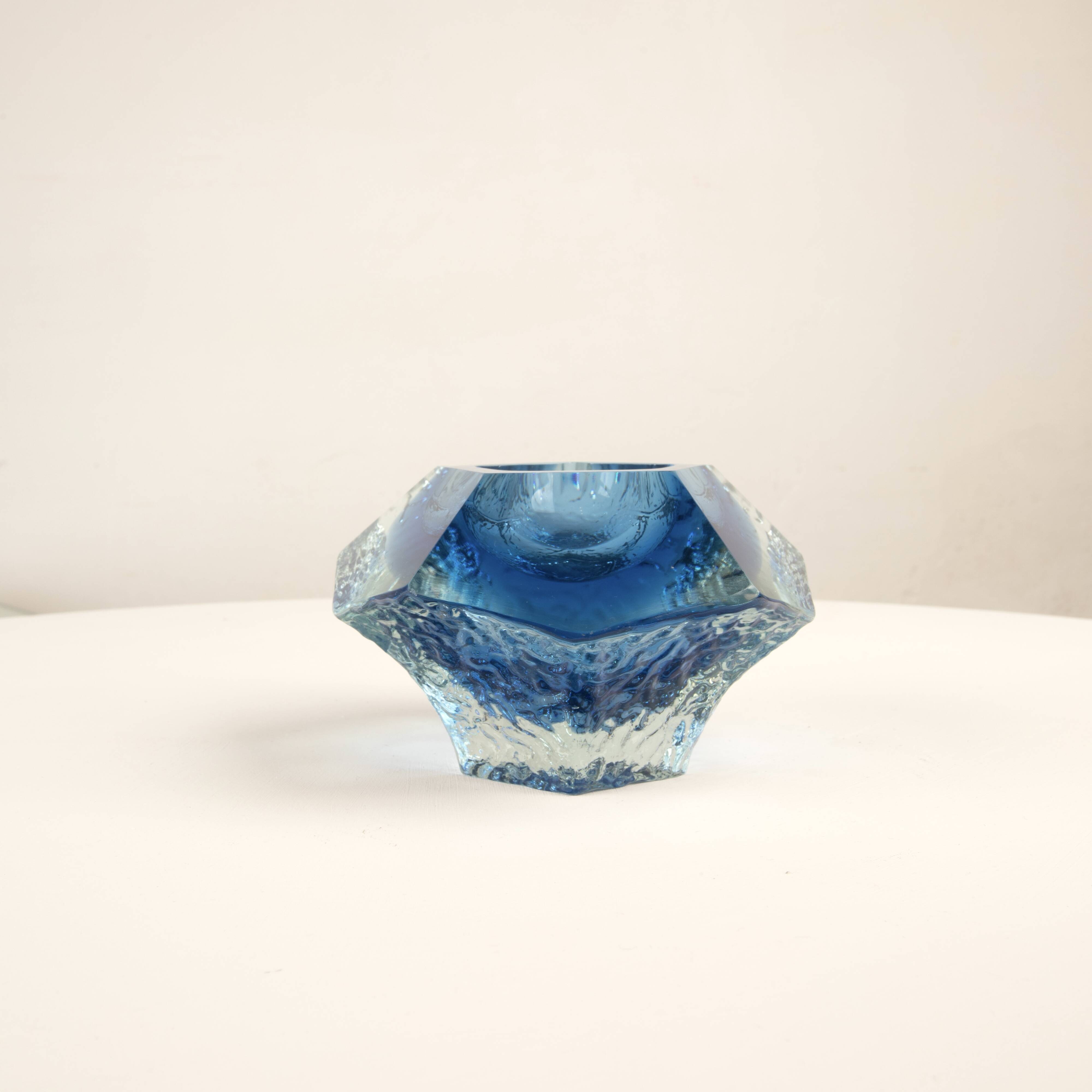 Sculptural submerged glass ashtray by Gianfranco Mandruzzato Murano