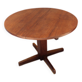 Very beautiful Brazilian vintage wooden dining table from 1974, round and extendable.