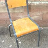 Lot of 15 vintage mullca 510 school chairs