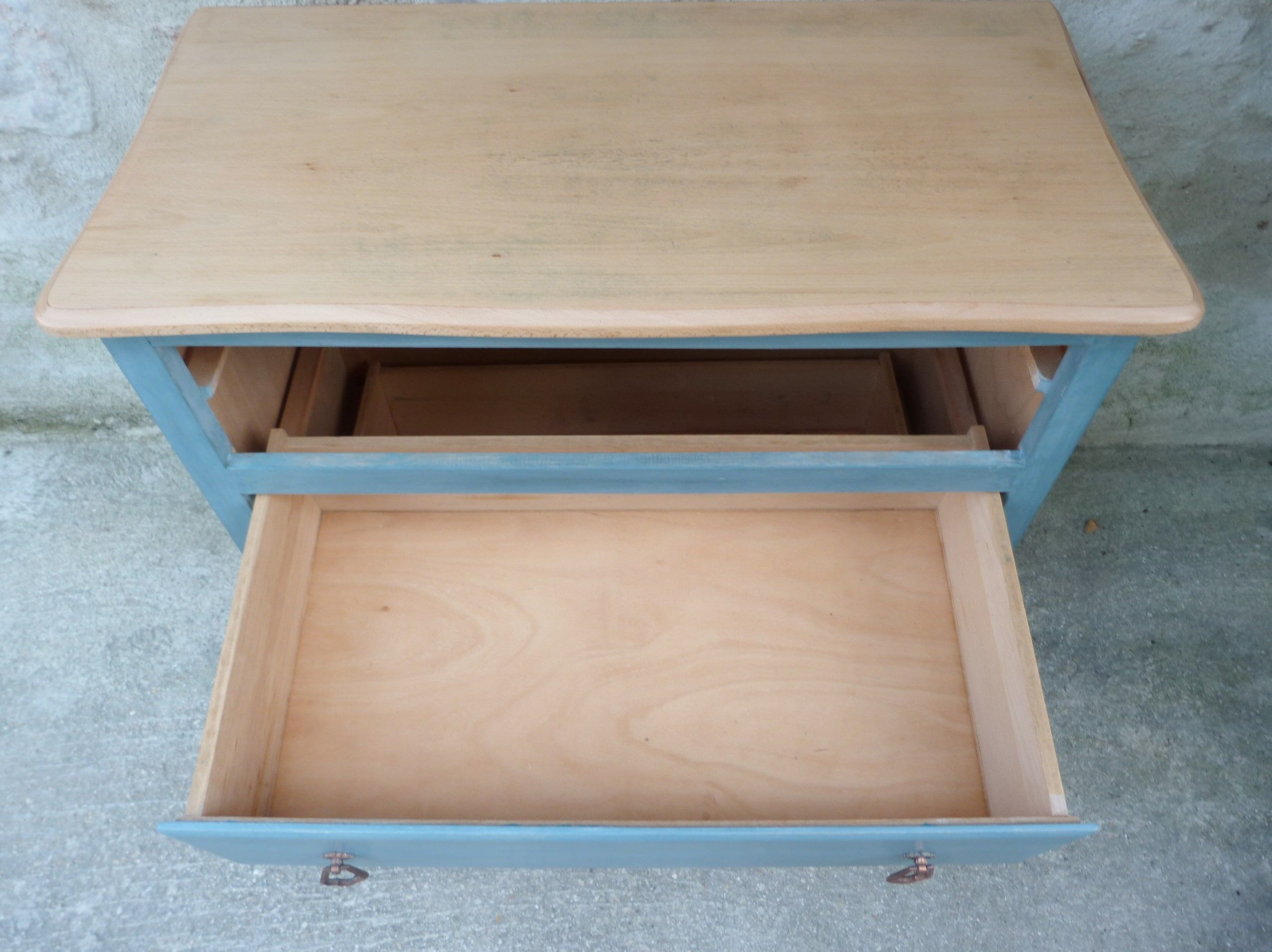 Patinated chest of drawers