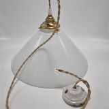 Conical suspension in white opaline