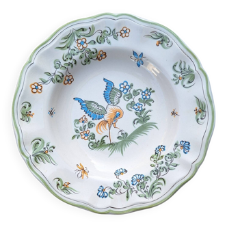 Assiette à décor d'oiseau Moustiers