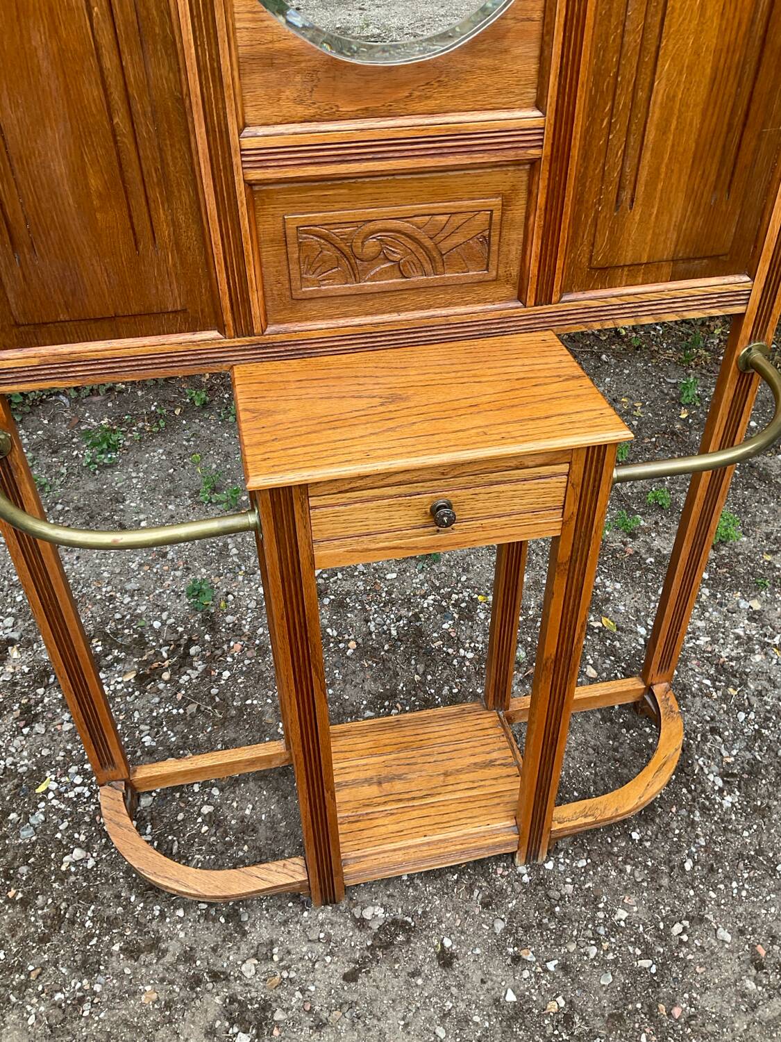 Art Deco oak cloakroom