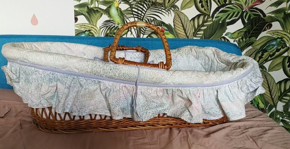 Couffin moise in vintage braided wicker 60s