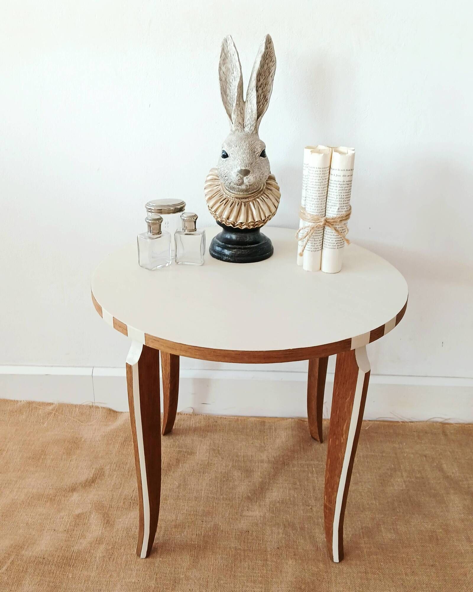 LOW TABLE WITH CURVED LEGS