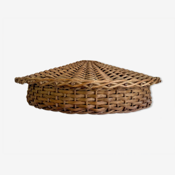 Rattan box with lid