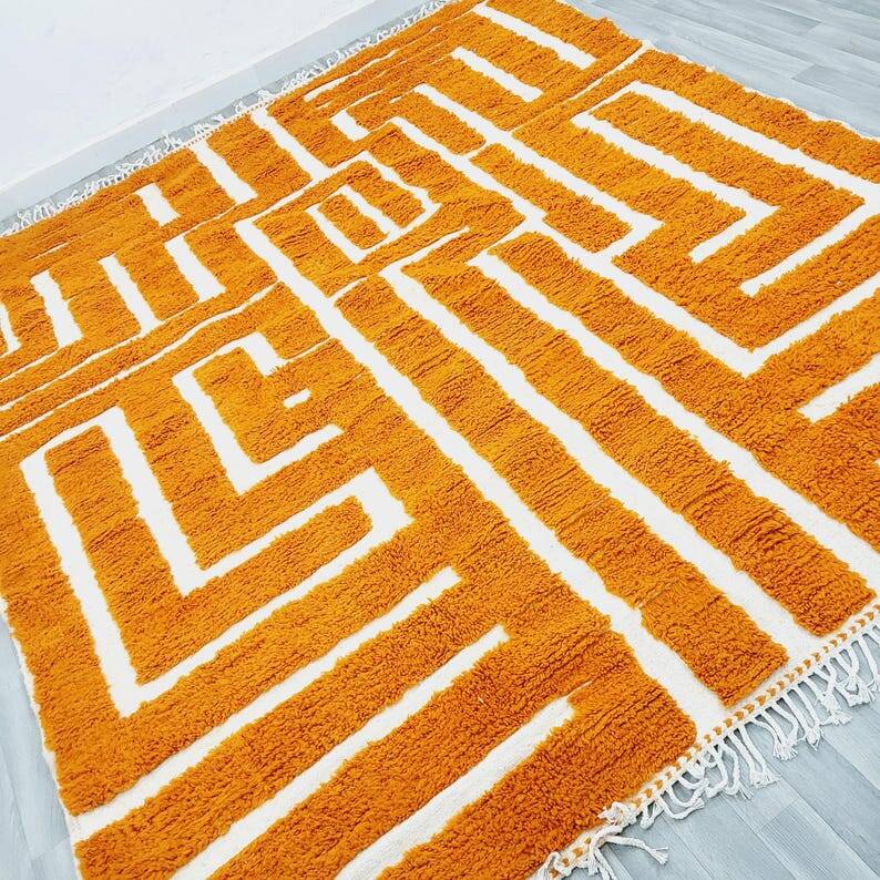 Tapis marocain berbère écru à motifs géométriques 200cmx25cm