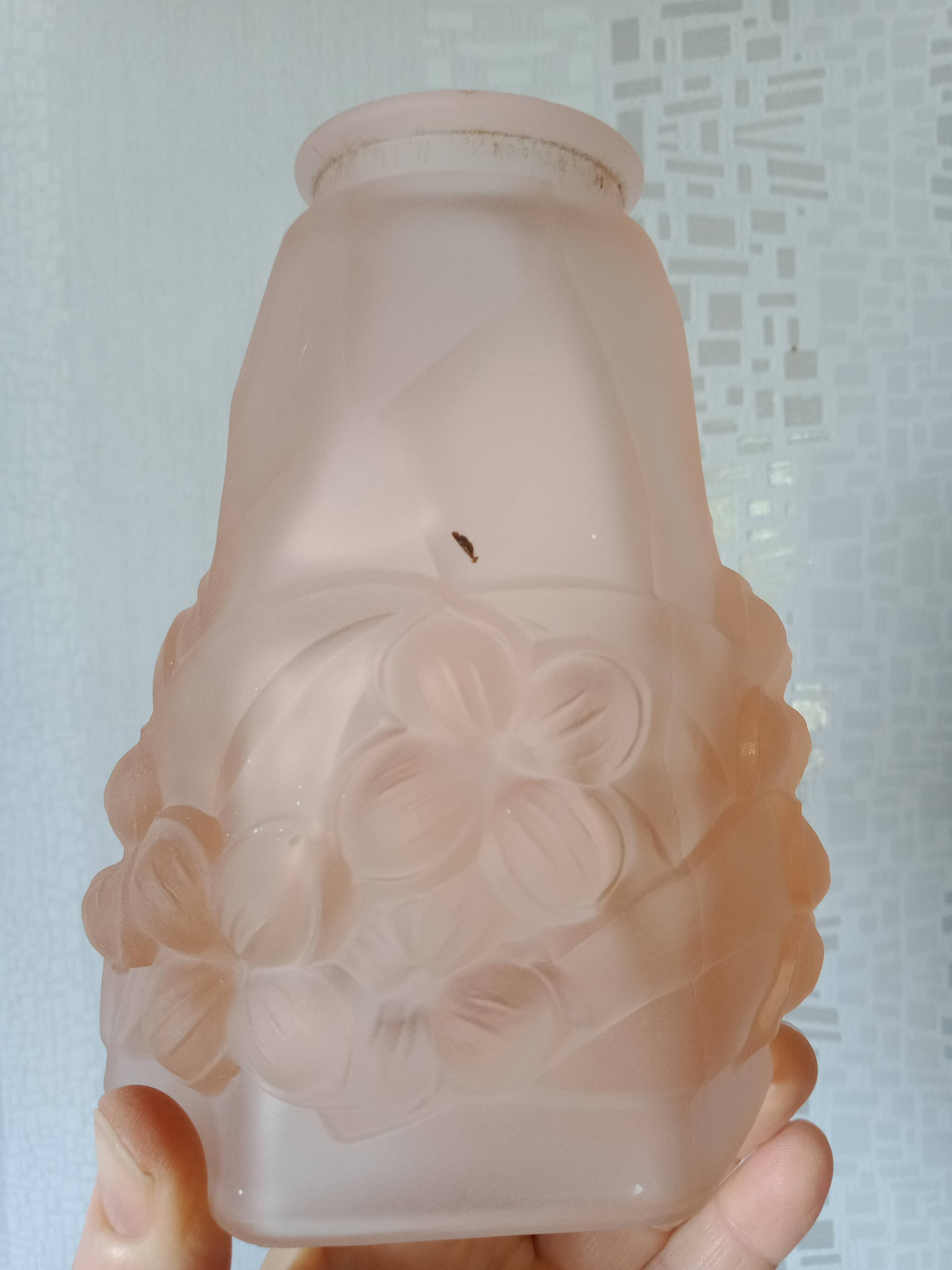 Signed ros - pink glass tulip with octagonal bell flowers - thick molded glass
