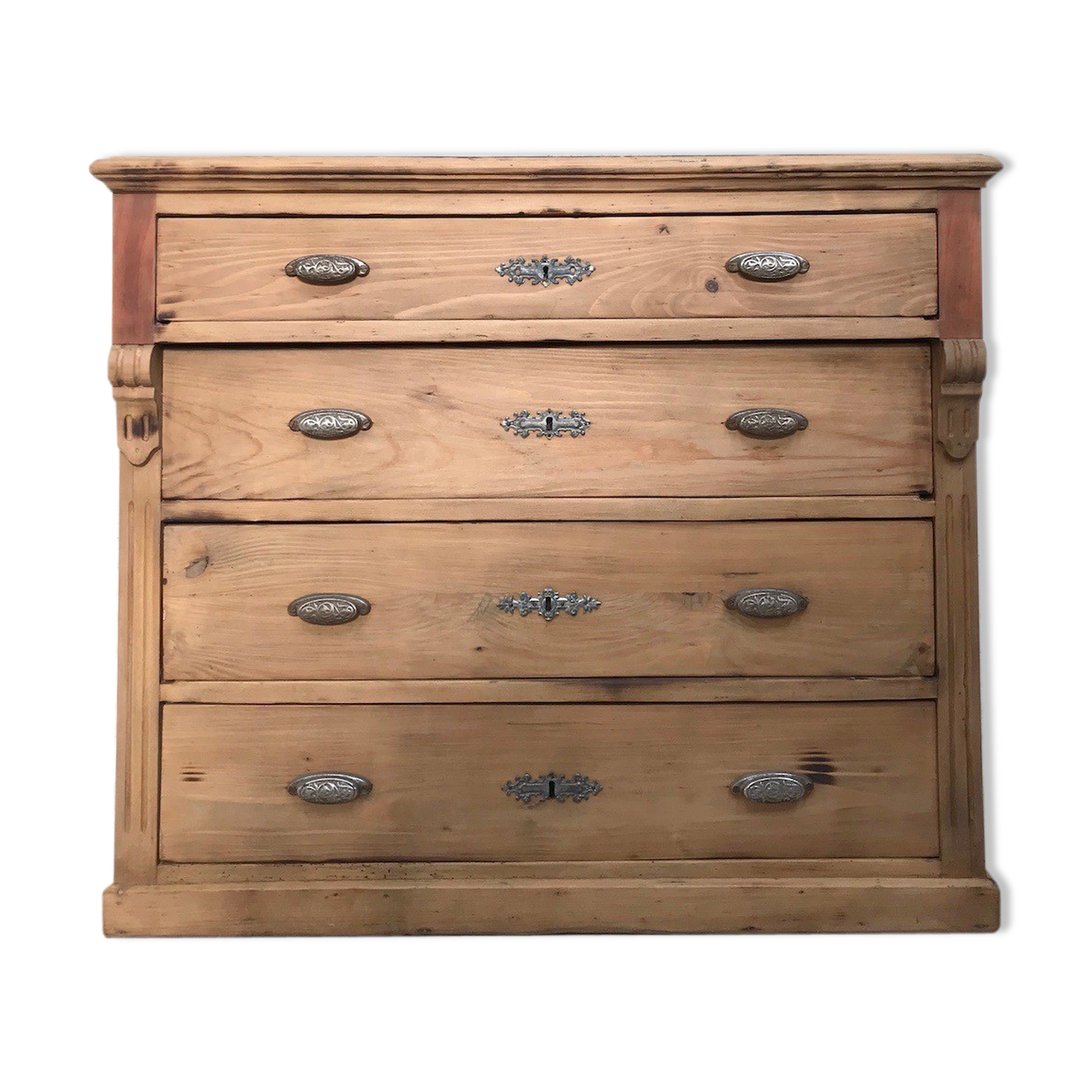 Pine dresser