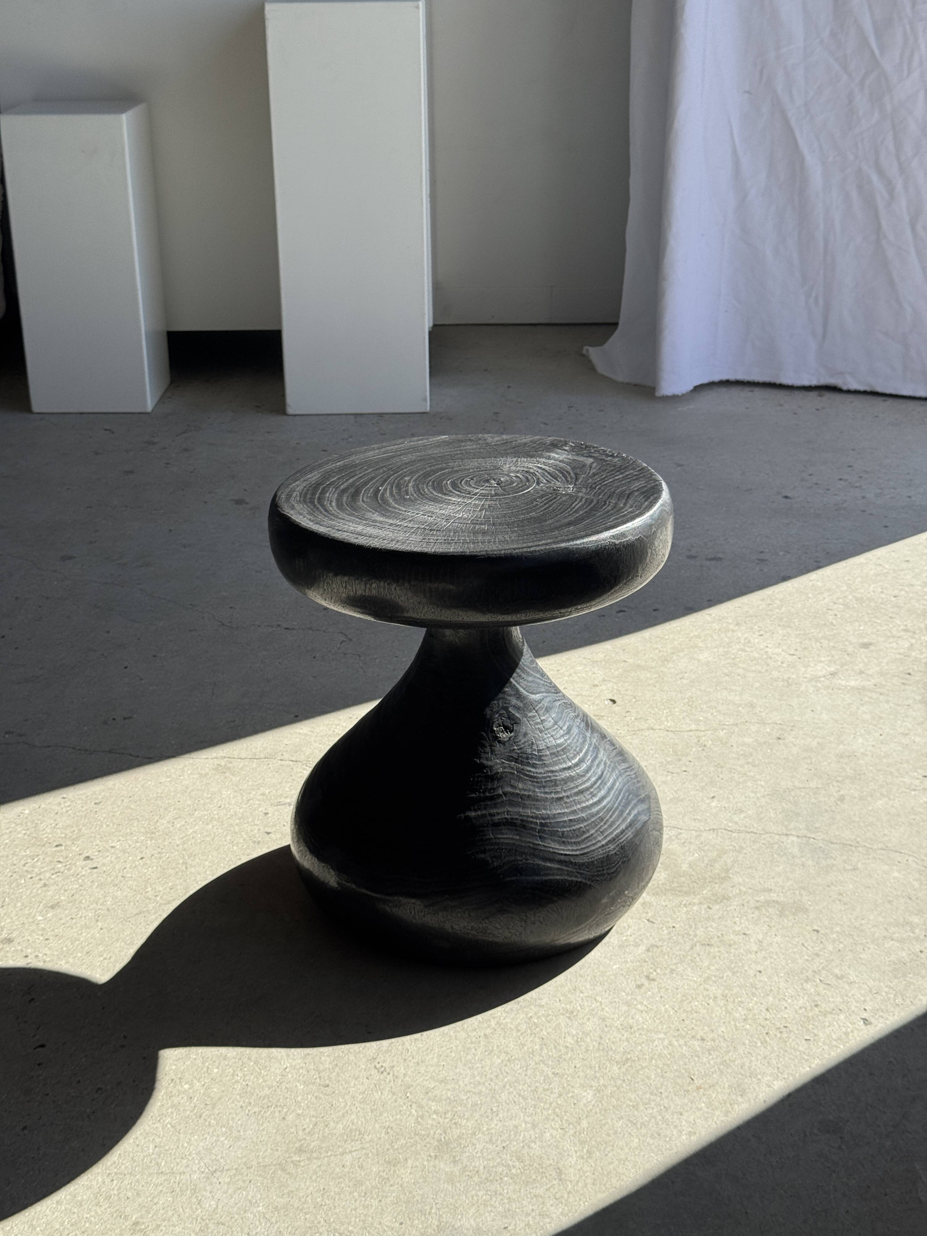 Pawn Black - Stool, side table, end table in solid mango wood.