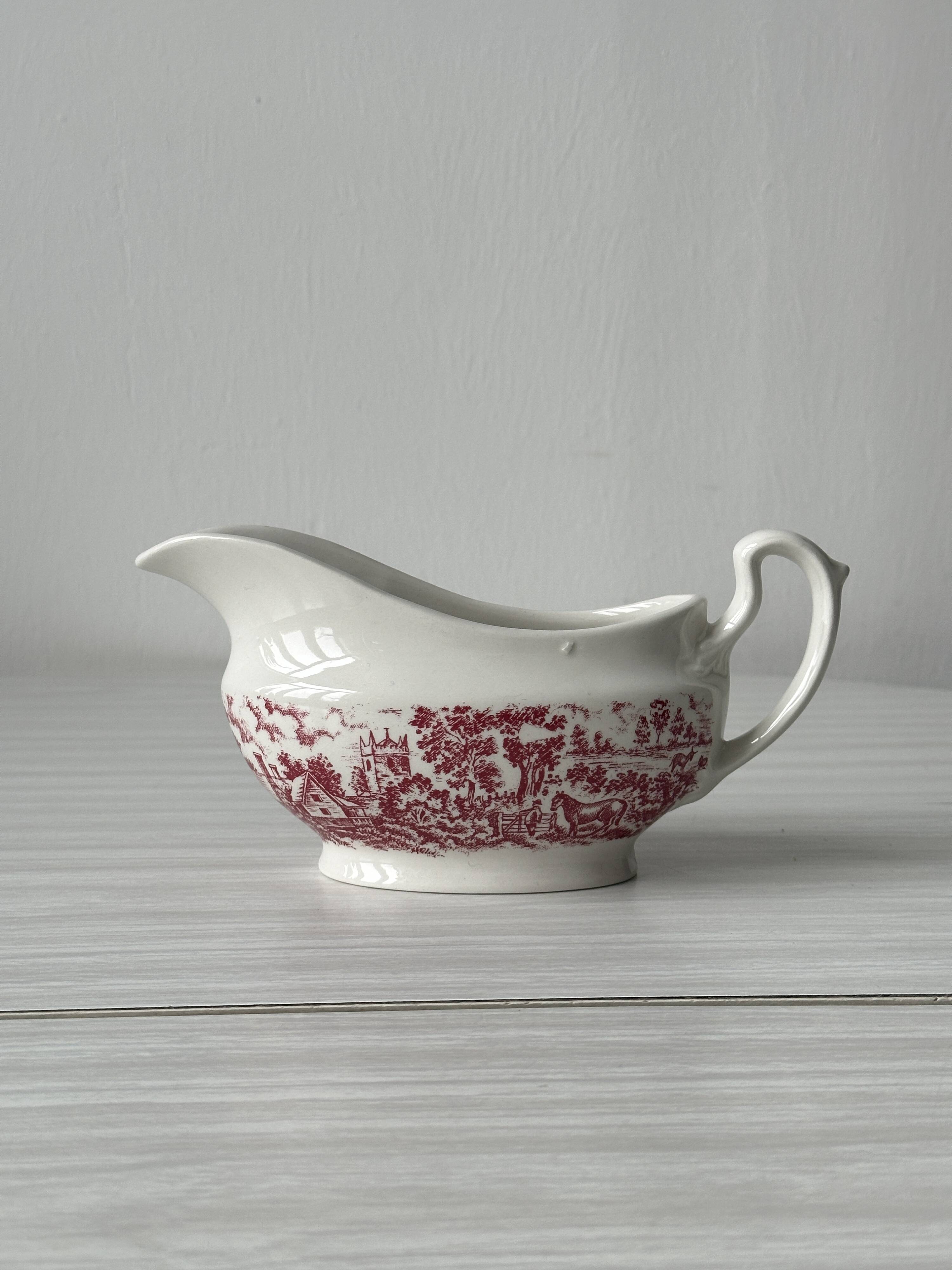 Porcelain gravy boat 'The constable series Bicentennial' pink