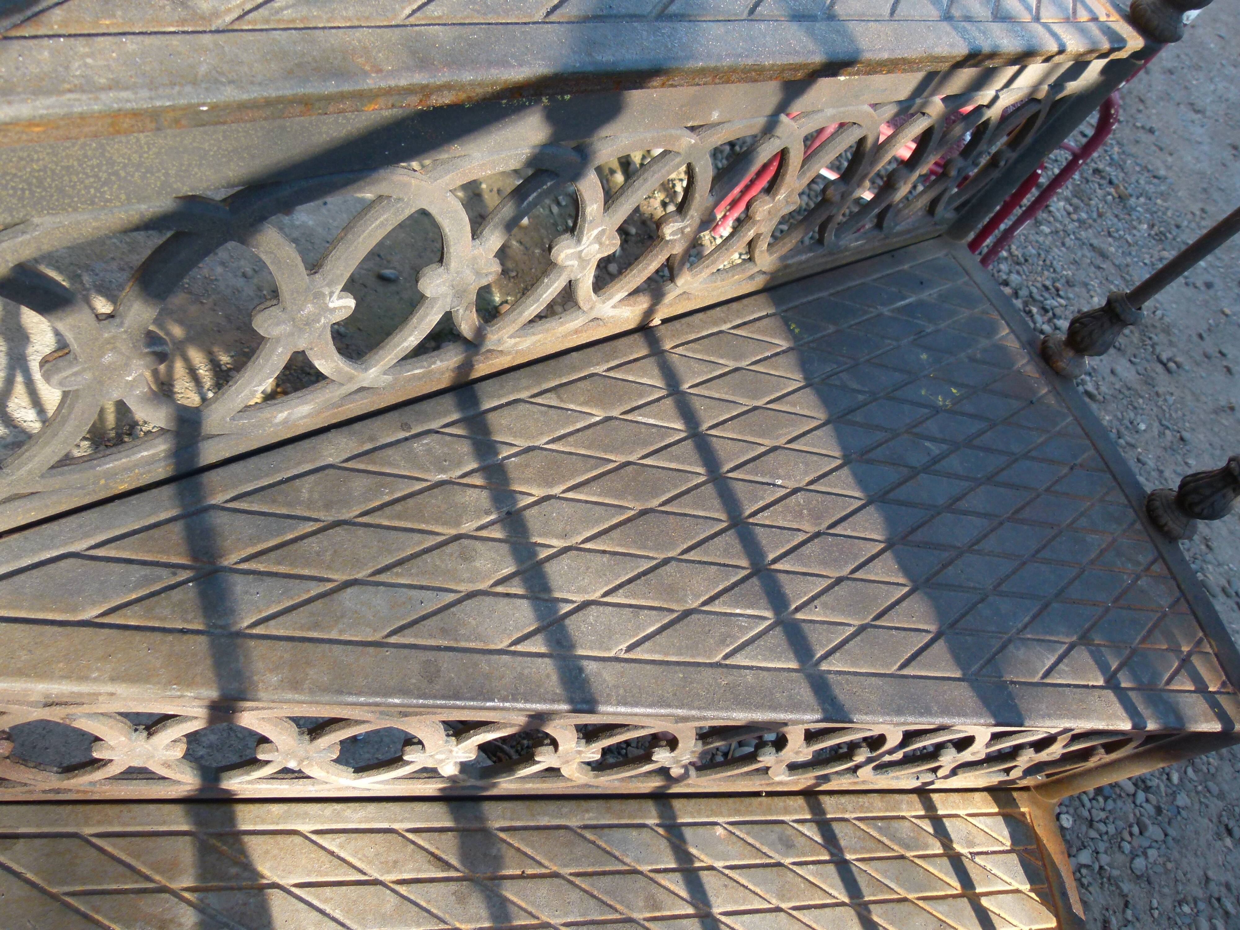 XXeme iron cast-iron staircase