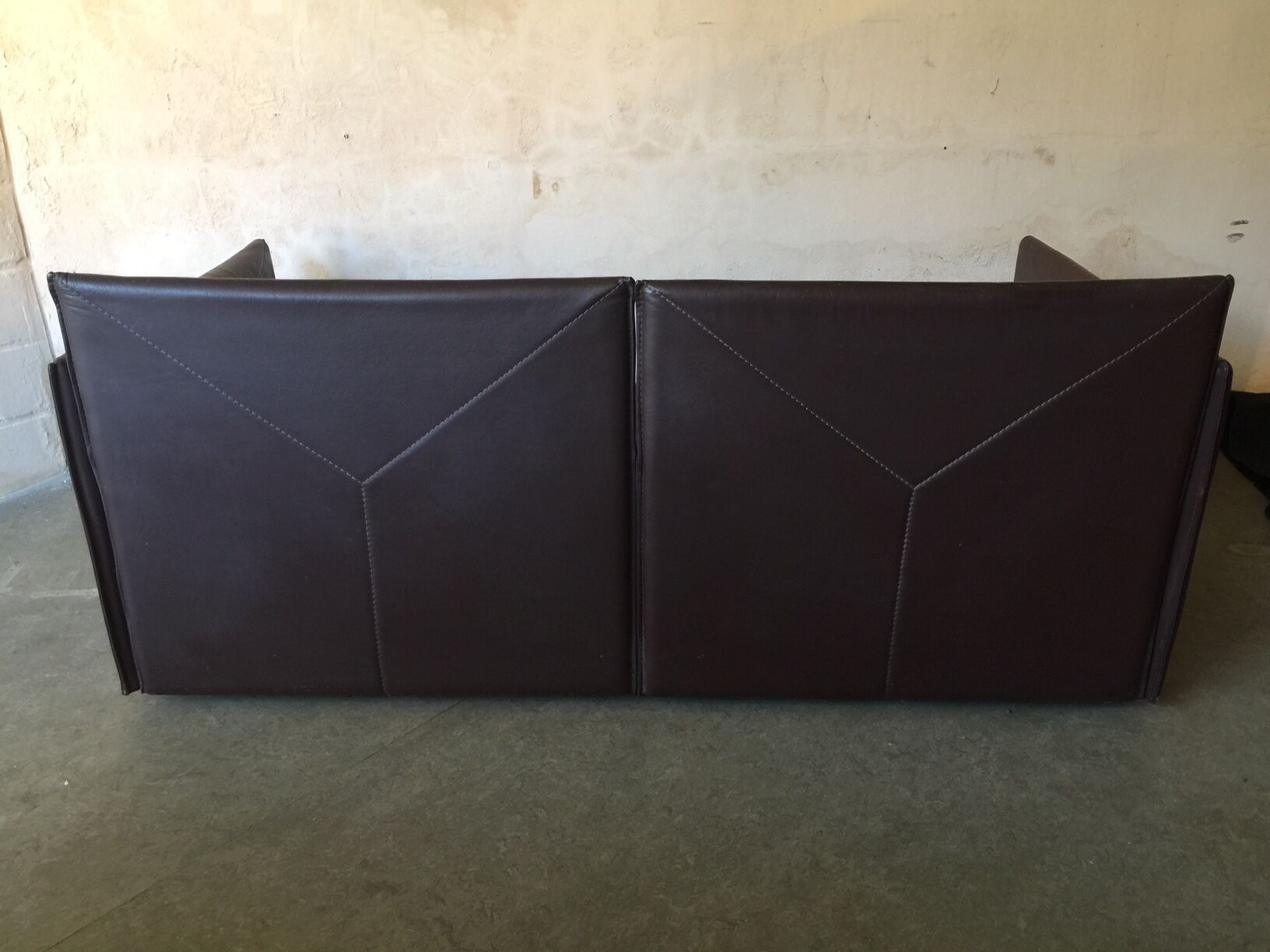 2-seater leather leolux sofa
