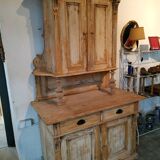Patinated buffet (pastry furniture)