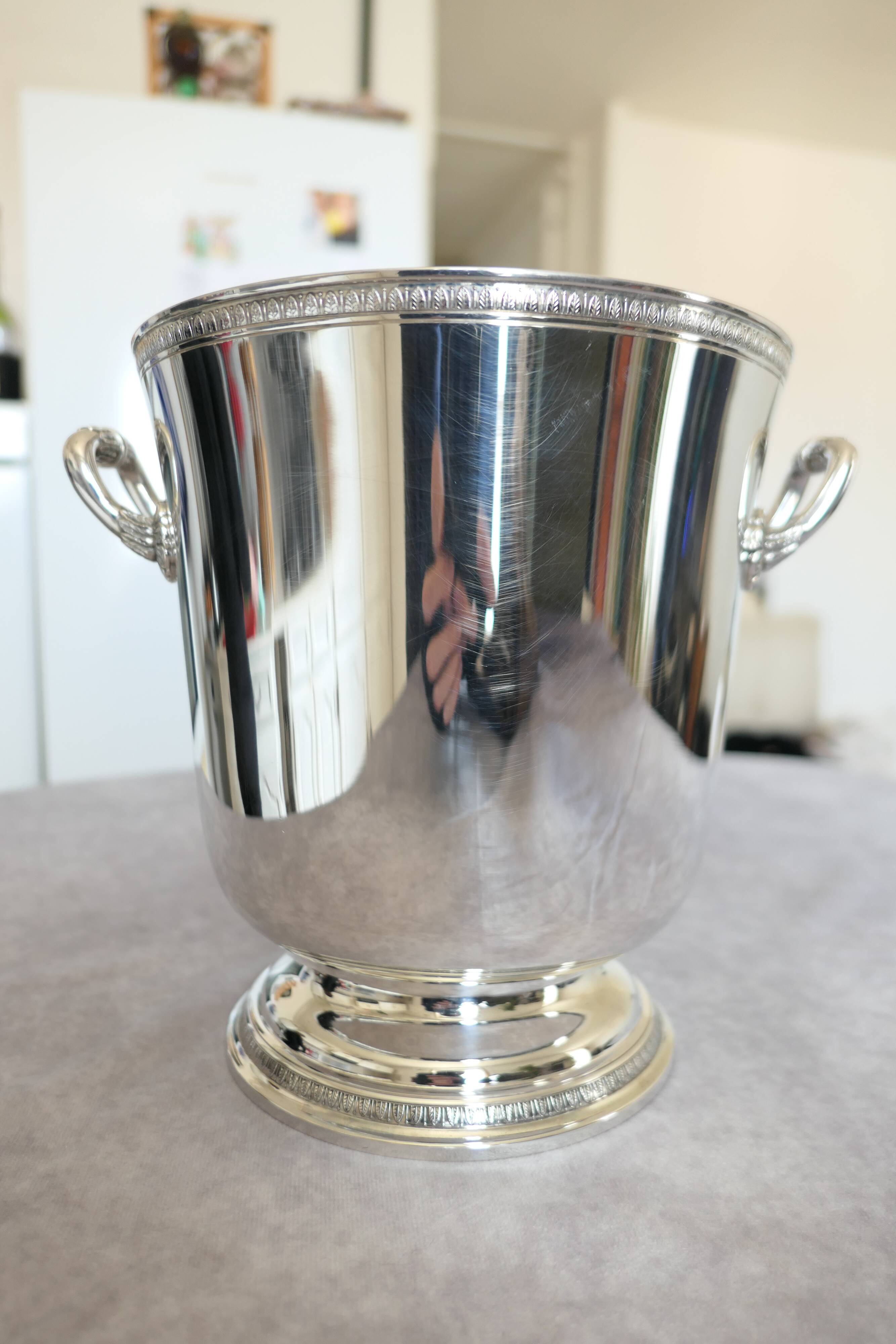 Christofle Malmaison champagne bucket 23 cm. Silver-plated metal.