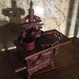 Stove, miniature cast iron stove + utensils