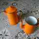Lot de cafetières émaillées oranges vintage