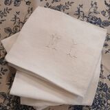 7 napkins with embroidered initials ML