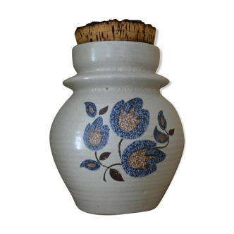 Stoneware pot with flowers cork lid