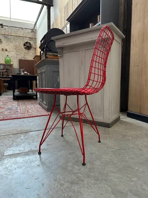 Suite of 10 metal chairs