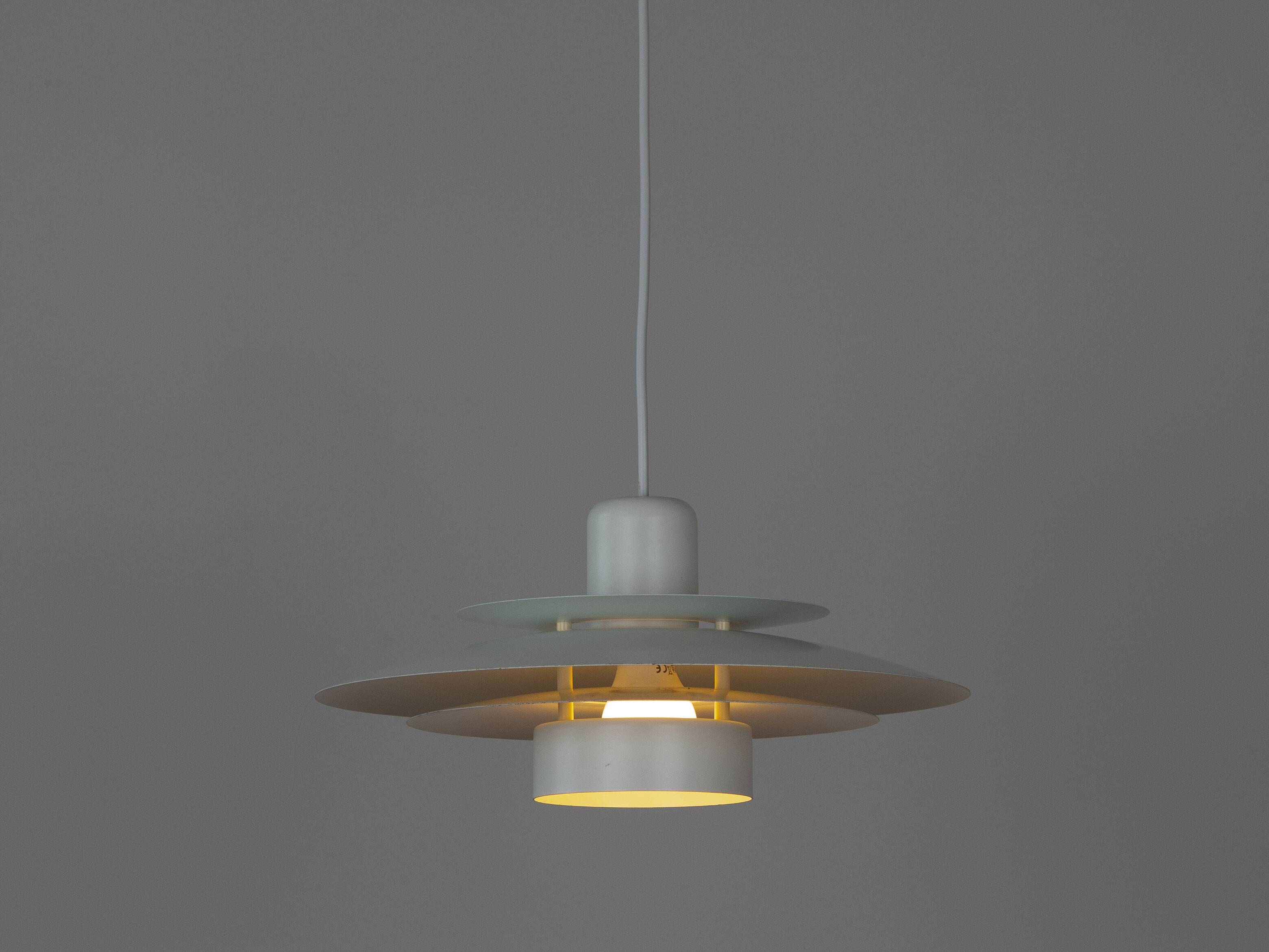 Paire de suspensions danoises par ES Horn, années 1980