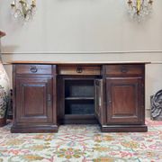 Bureau à caisson de changeur en noyer xviii eme siècle