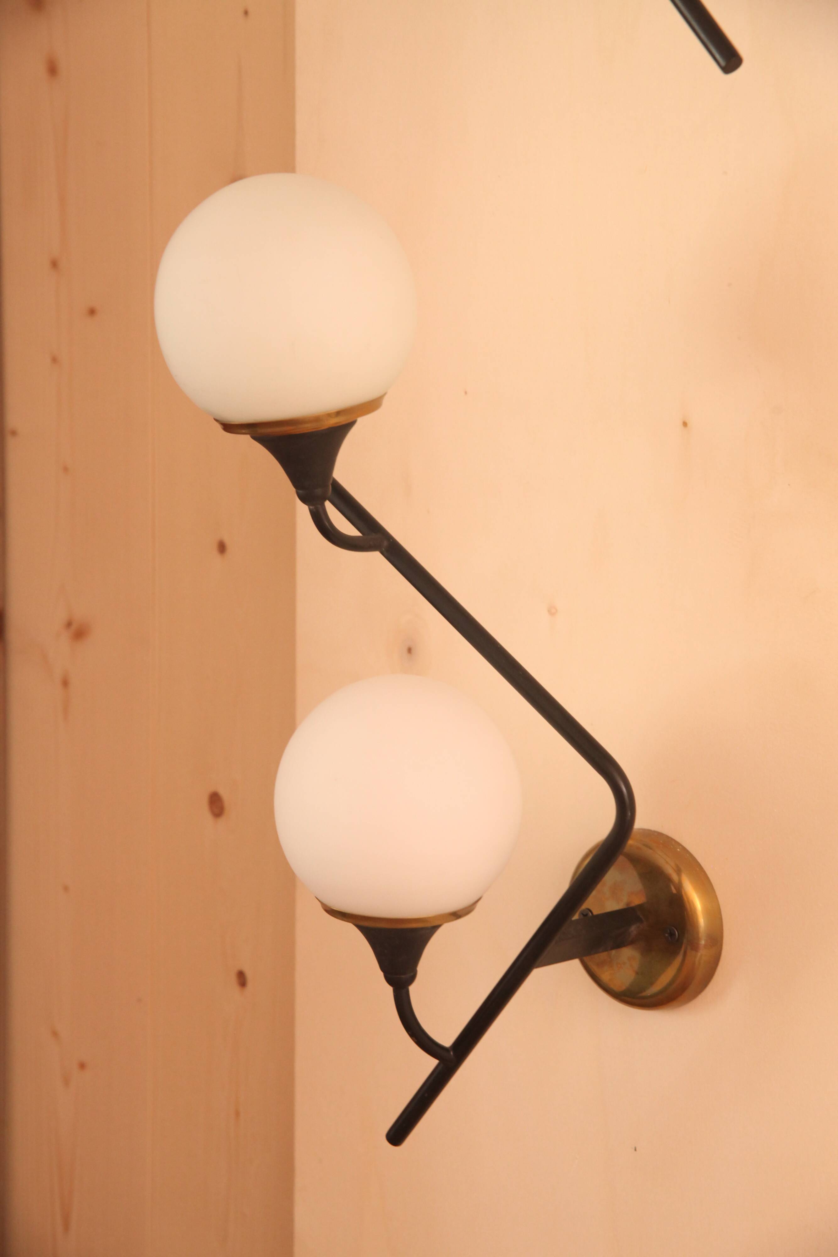 Pair of Italian sconces made of metal, opaline and brass